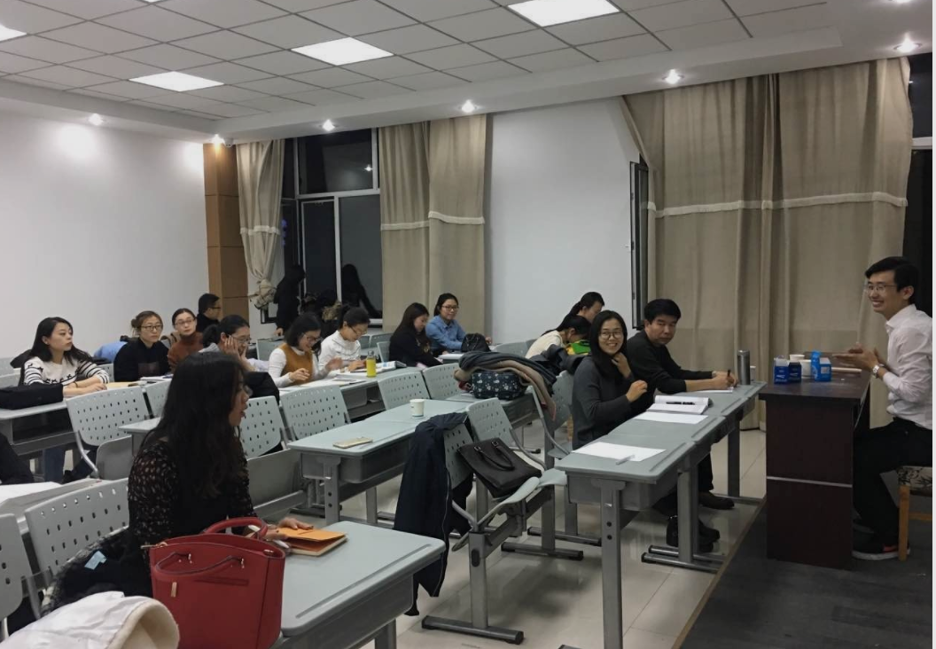 河南师大毕业生面试小学教师，遭受拒绝，众人感叹：快升级为211