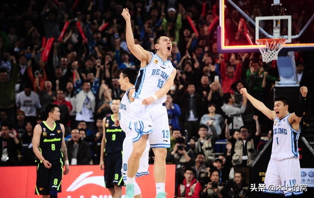 首钢体育馆修建于哪一年（北京首钢五棵松魔鬼主场，CBA万人馆新时代）