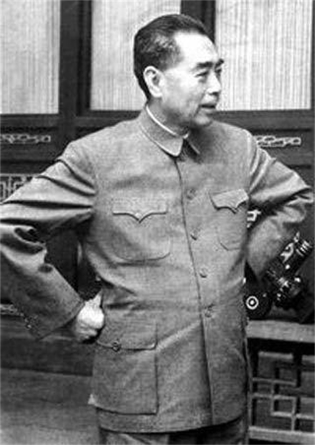 周恩来总理一生，为何四次痛哭？为父亲、为朋友、为人民