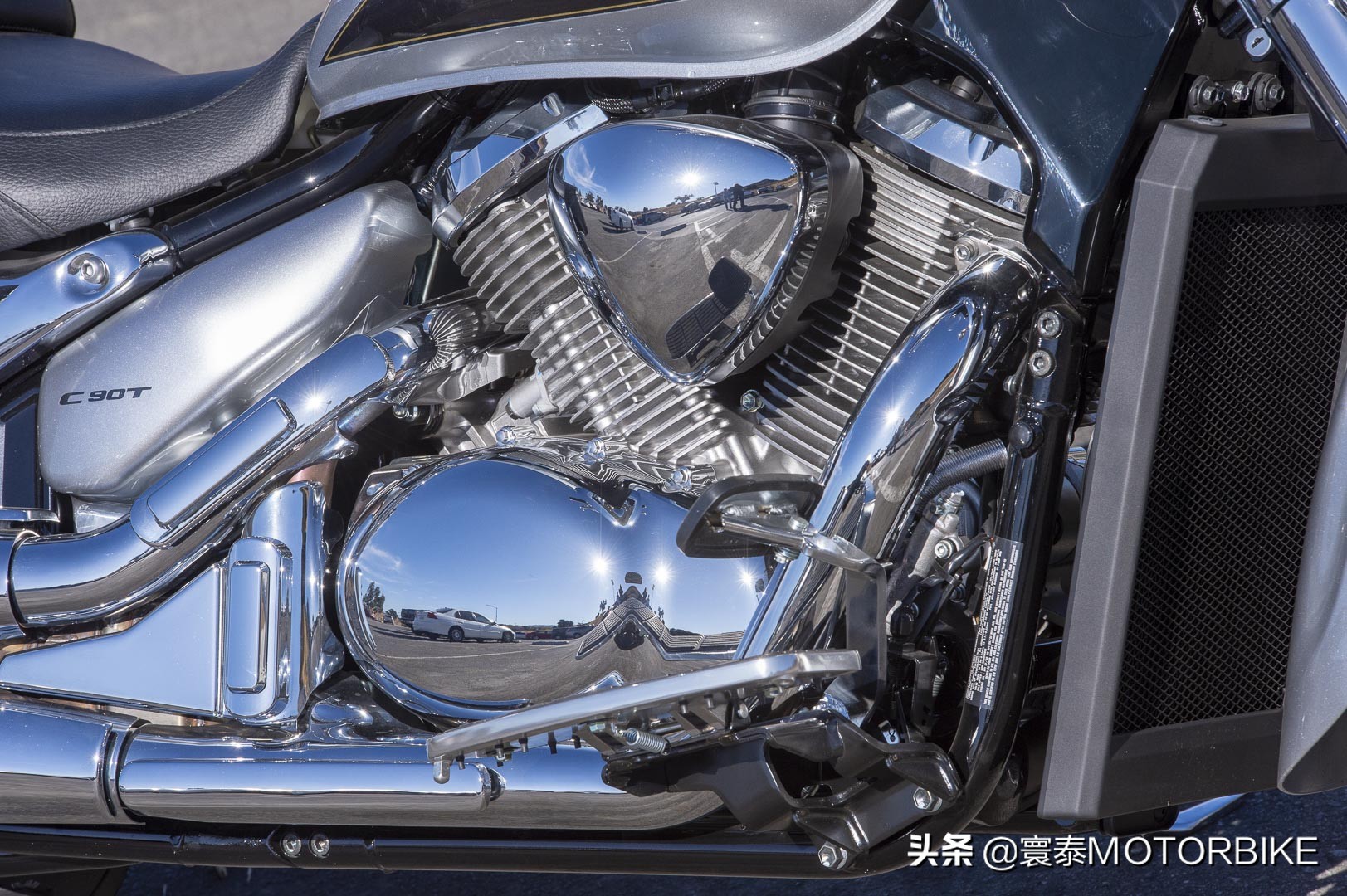 性价比极高的公升级美式巡航｜2019铃木林荫大道C90T 试驾体验
