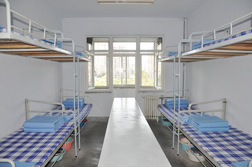 大学宿舍也分等级，画风简直是天壤之别，没有对比就没有伤害