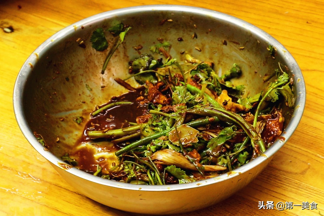 酱牛肉做法（最正宗的做法入味足酱香浓郁不散花）