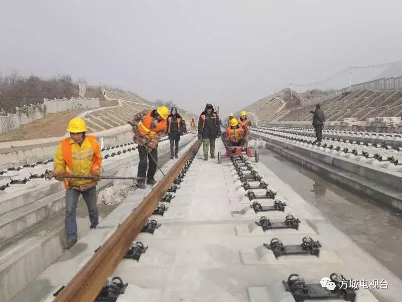 郑万高铁南阳方城段铺轨启动！届时，从南阳到郑州仅需1个多小时