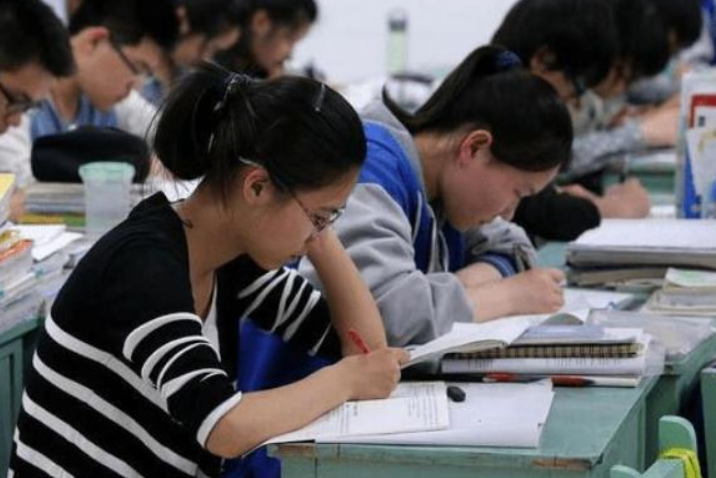 江苏省35名学霸被清北录取，28人来自同一中学，真是可喜可贺