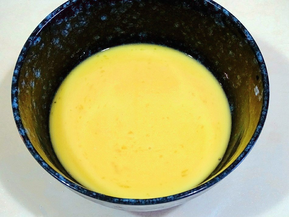 蛋包饭–蛋皮怎样不破皮、不黏锅抓住诀窍，第一次也能做好蛋包饭