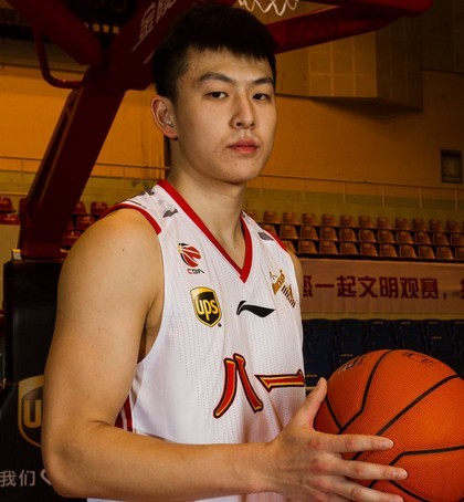 3盖帽4,田宇翔——后卫,身高183cm,体重85公斤,1992年出生,场均9.