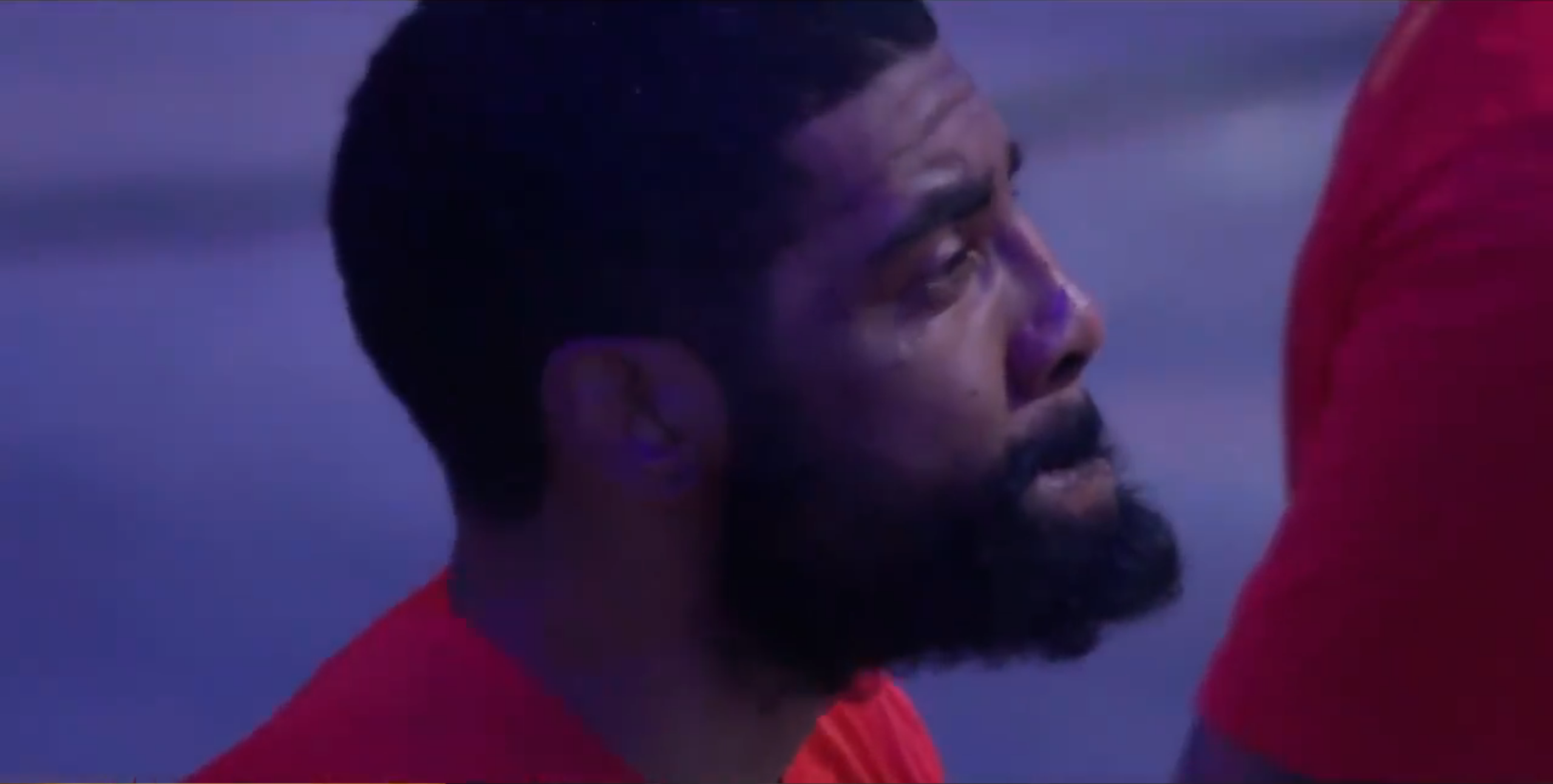 为什么今天nba默哀（欧文哭了!篮网赛前为科比父女默哀,特意空出2个座位,欧文哭成泪人）