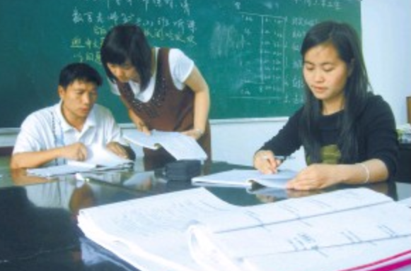 “努力学却学不好”的学科排名，英语仅排第二，榜首曾把人难哭