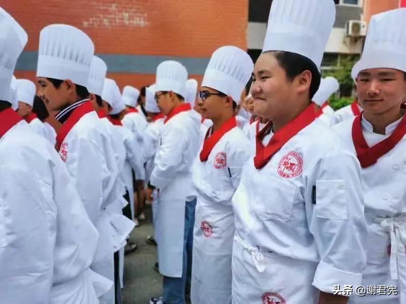 南部职业技术学校神厨教育烹饪专业学生开班起航