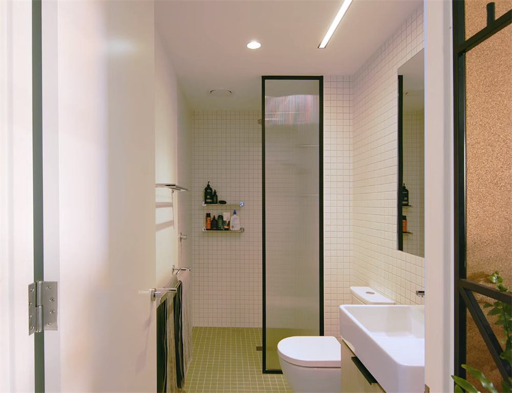 独居姑娘的1室2厅小家，55㎡面积做成开放式，卧室推拉门太实用了