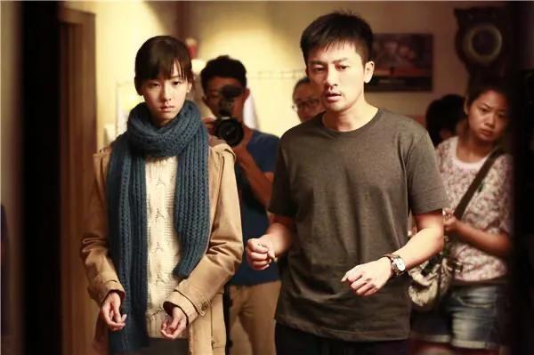 陈都灵“南航校花浮沉史”，她和章泽天，美人难逃金钱劫