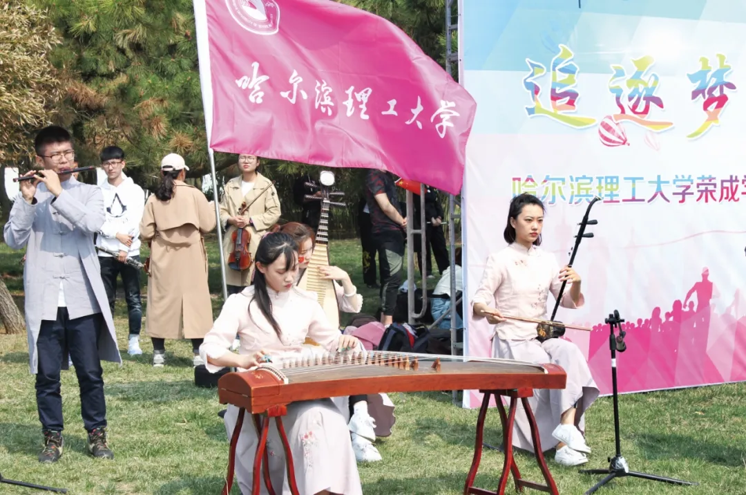 来荣成读大学：在蓝天碧海间绽放最美青春