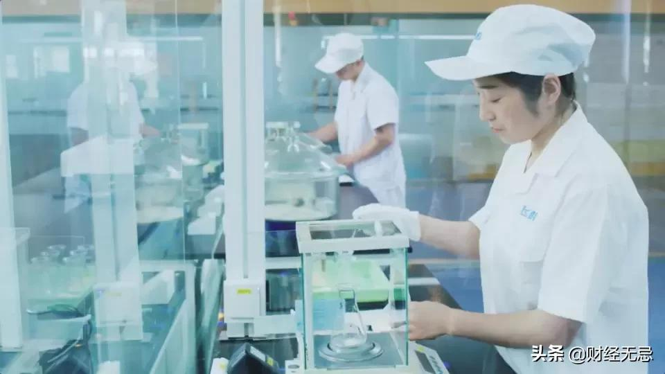 飞鹤如何不断创造国产奶粉的新里程碑?