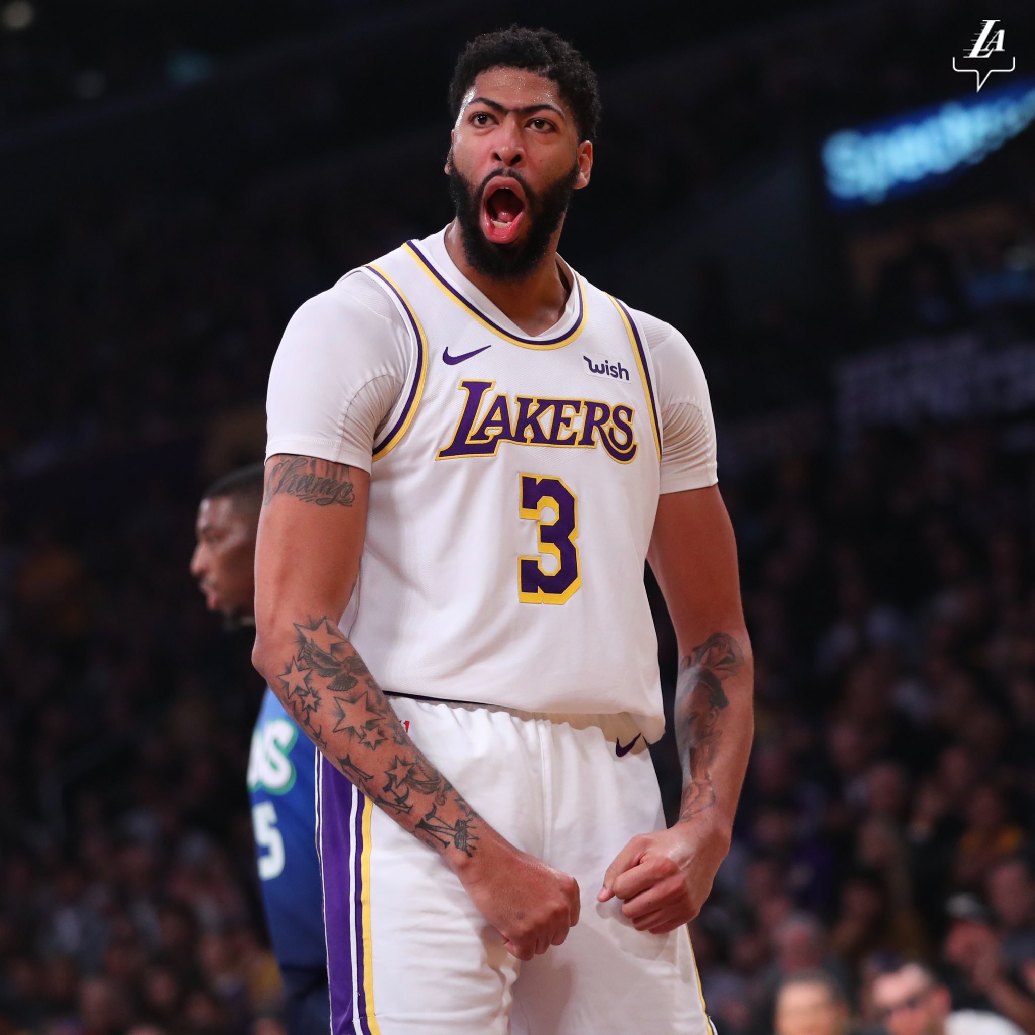 nba为什么要将主客场球衣交换(为何现在NBA球衣不像之前宽松？皆因球员不堪其扰，改版好处多)