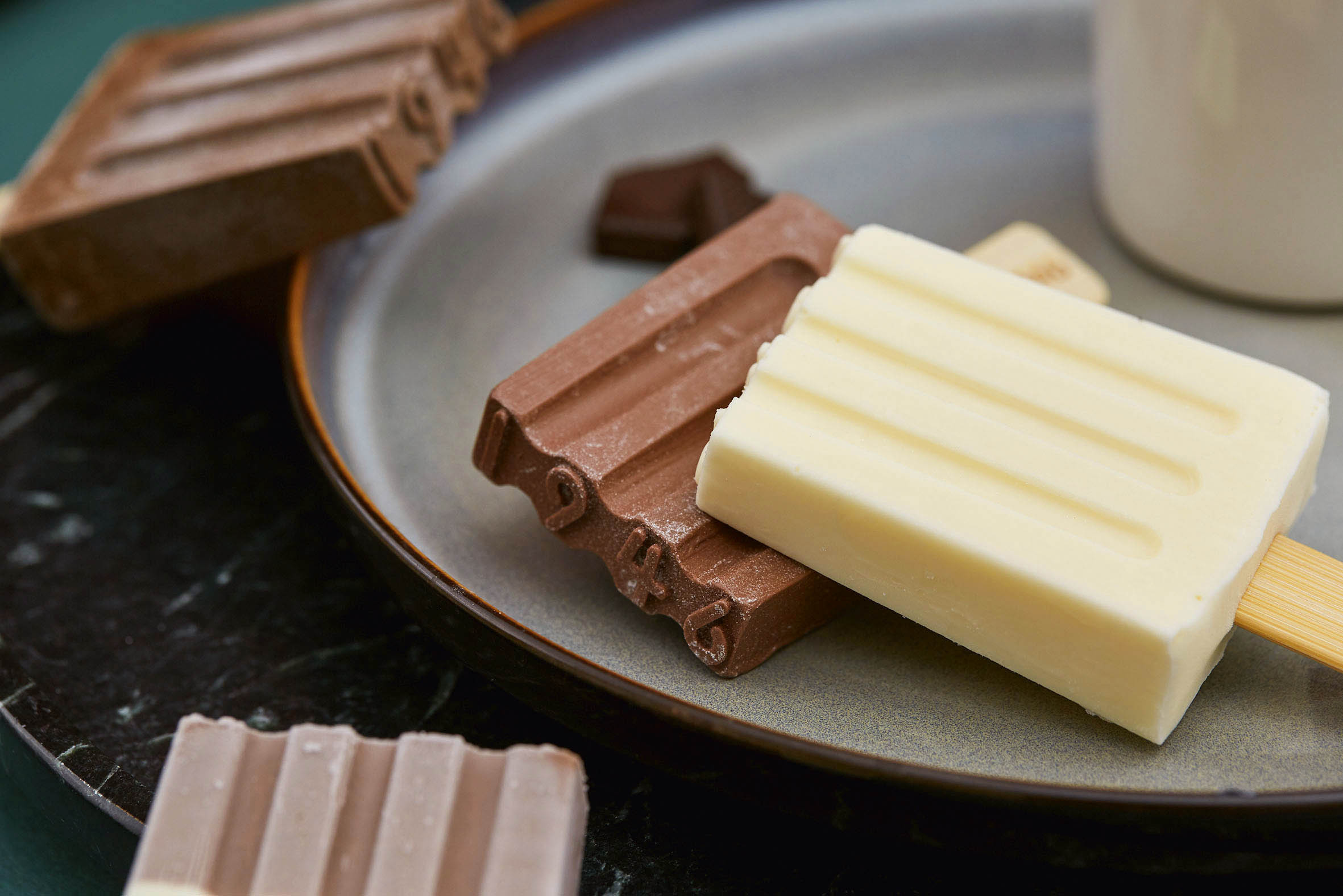 雪糕市场规模达1239亿元，从季节性街头消费转为家庭长期消费品，各类国产高端冰品风靡全国，凭的是什么？