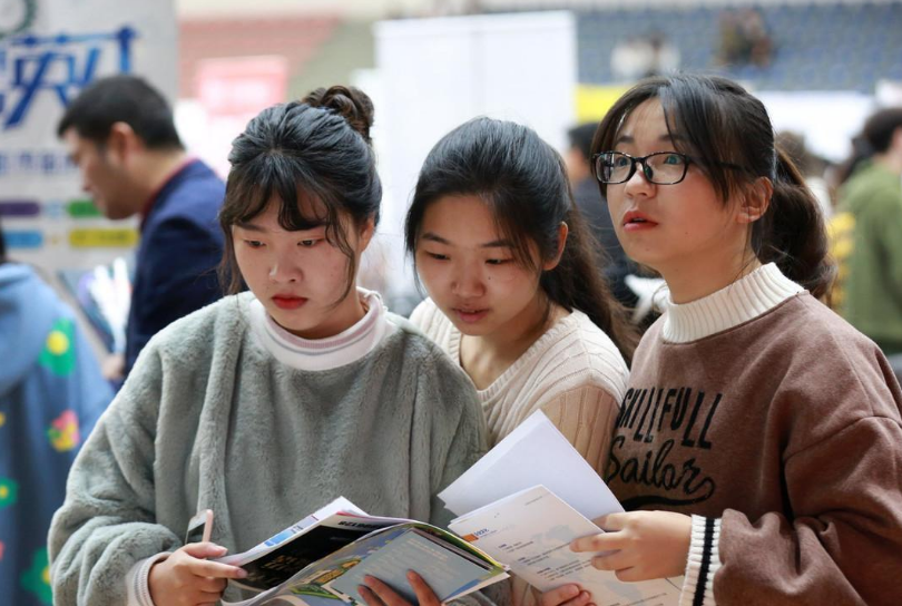 大学生“藤蔓字体”曝光，字体自由洒脱，老师：你随意，我也随意