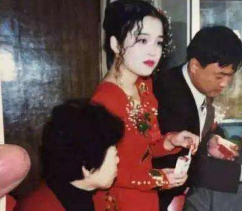爸妈颜值高是啥体验？20年前的旧照，告诉你什么是“惊艳了时光”