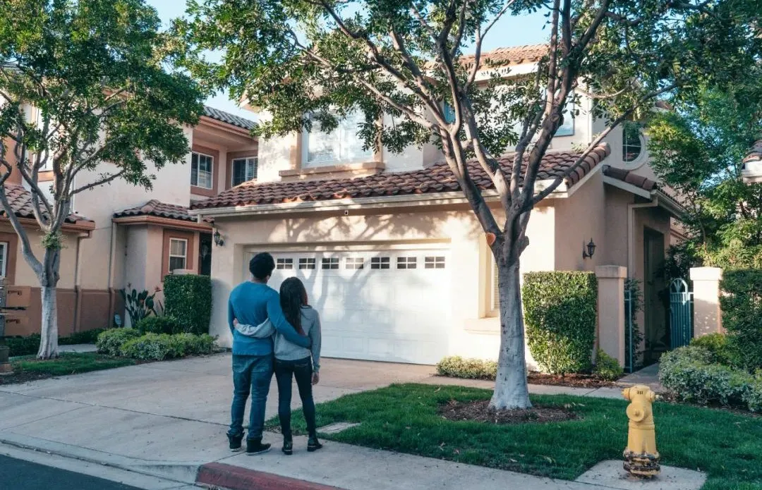 异地买房，在酒店住了十几天，我们经历的一波三折