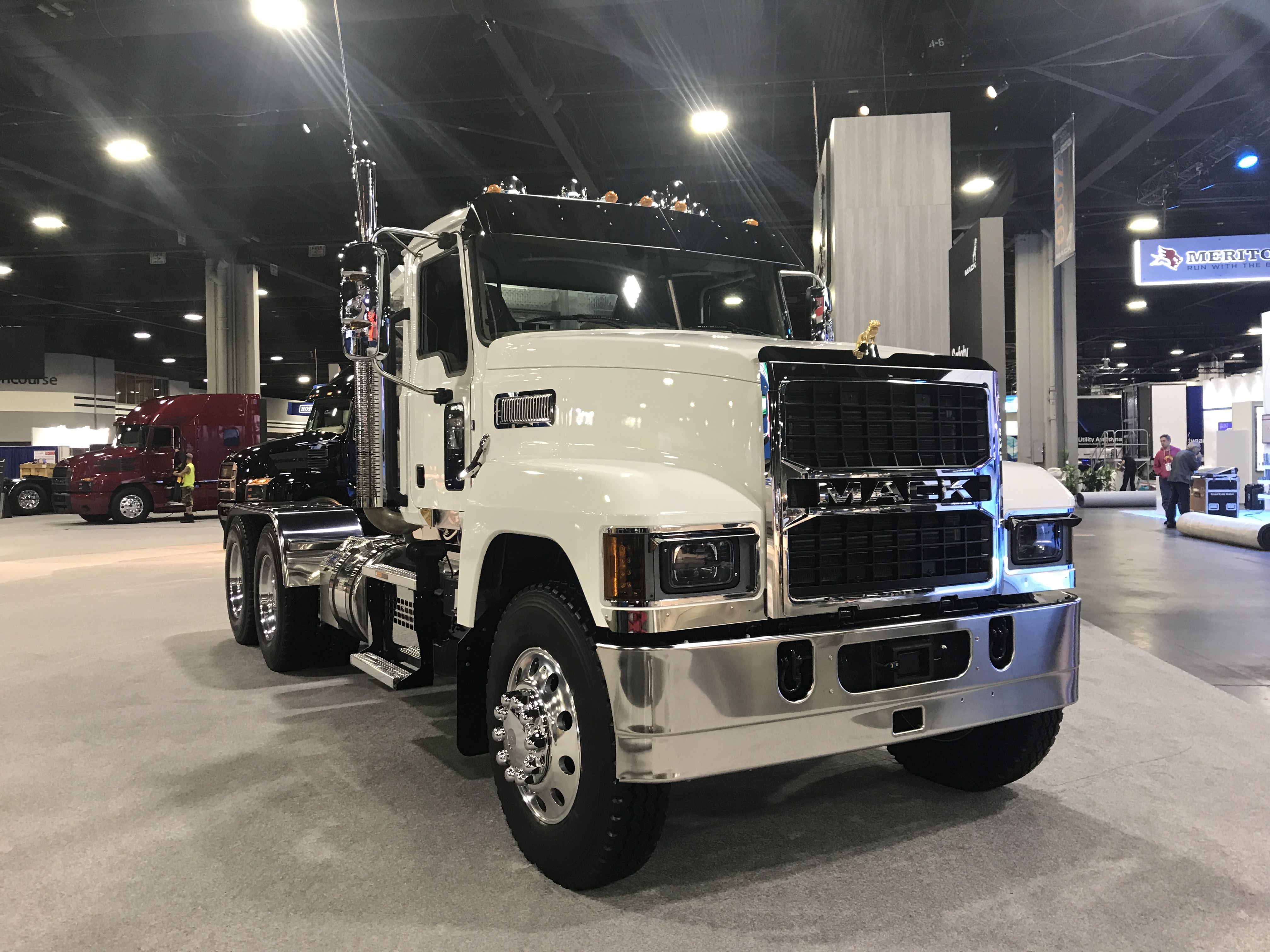 中外司机招聘差距大,为什么我国货车司机难招?