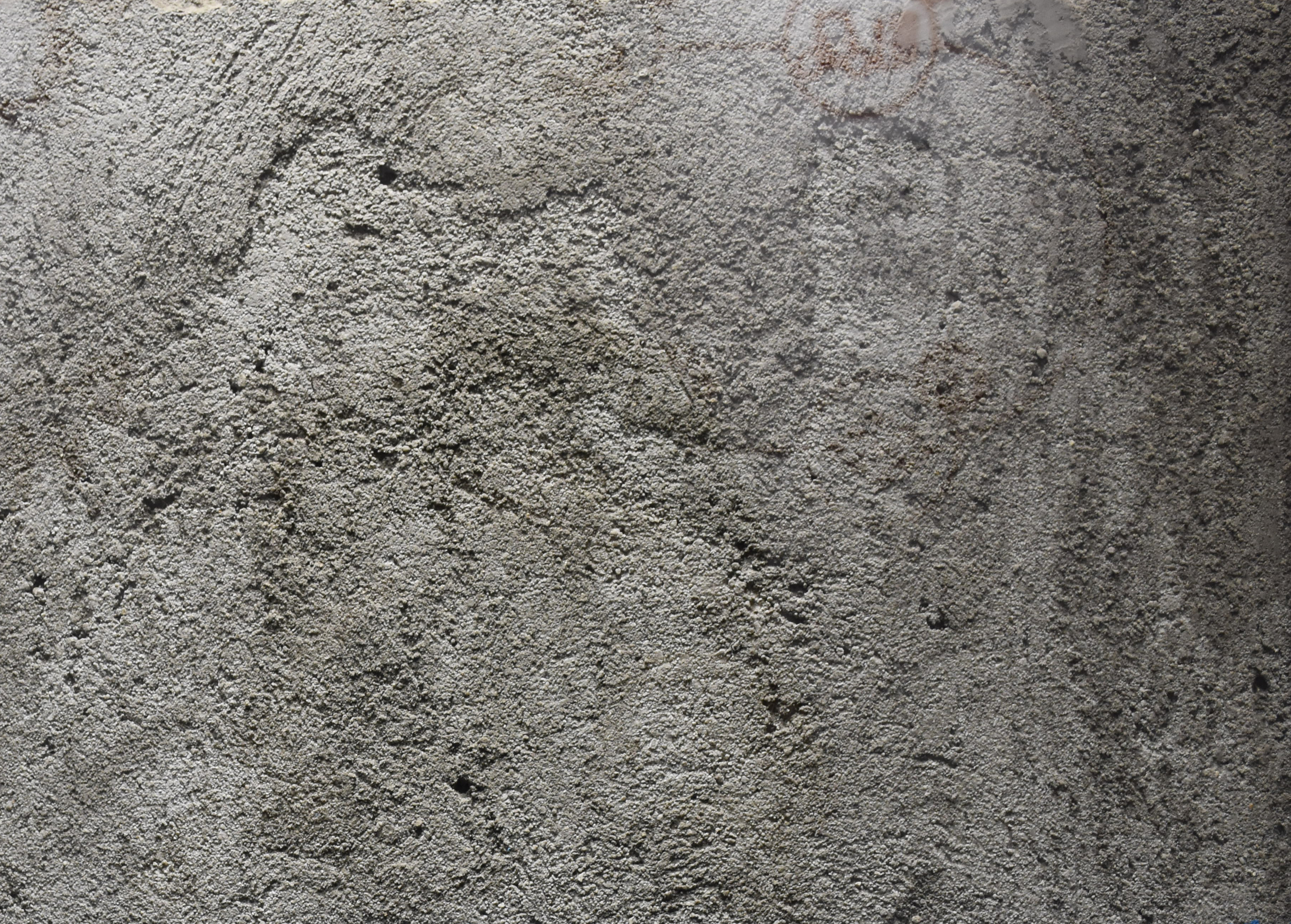 房墙面一般都有一层水泥批荡层了,墙面批荡是指墙面只上了水泥砂灰层