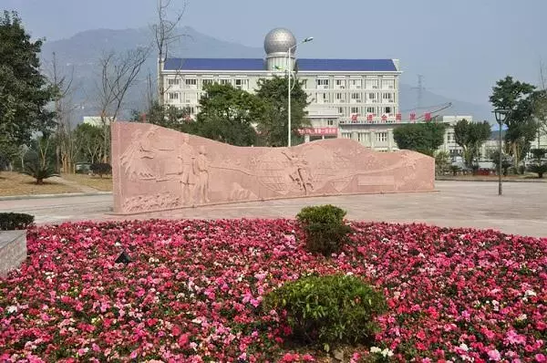 重庆名校都在主城？区县这10所学校同样牛气