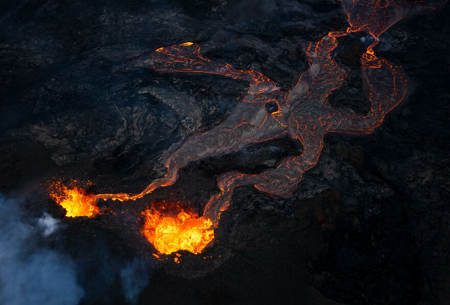 冰岛世界杯头像(他镜头下的燃烧的冰岛火山，如灾难片般震撼)