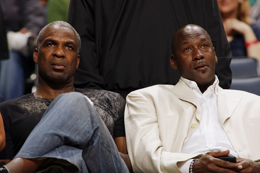 奧克利nba為什么不讓在（奧克利忠心護主的故事：薩利與喬丹開玩笑挨揍，被交易后難舍舊情）