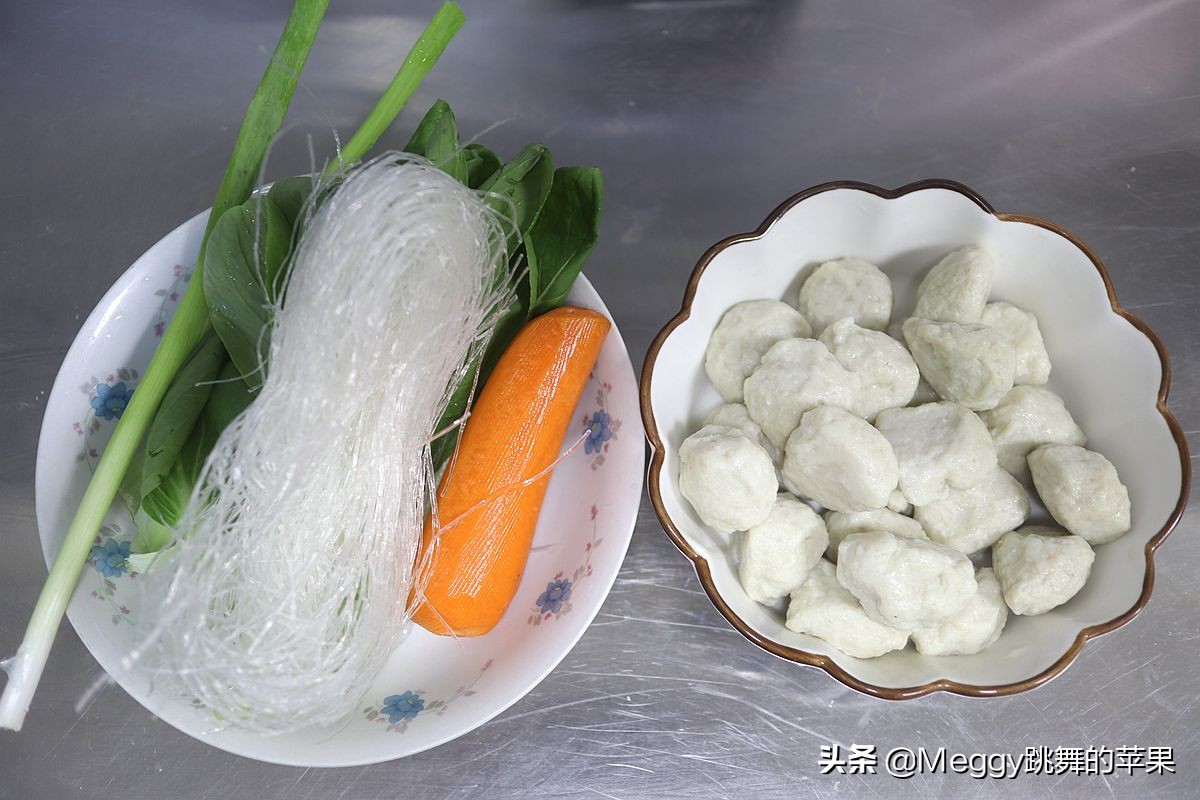 自制的鱼丸Q弹洁白，2道家常鱼丸汤，比饭店的还营养好喝实惠