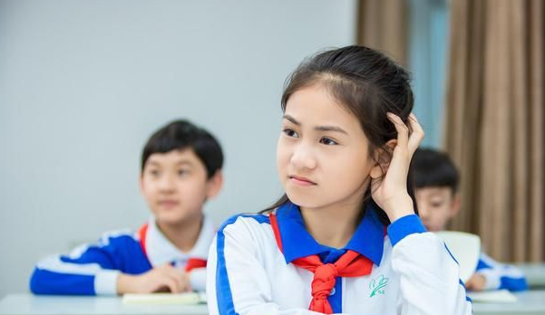 刻在学生骨子里的课文，一句唤起无数共鸣，听到仿佛回到学生时代