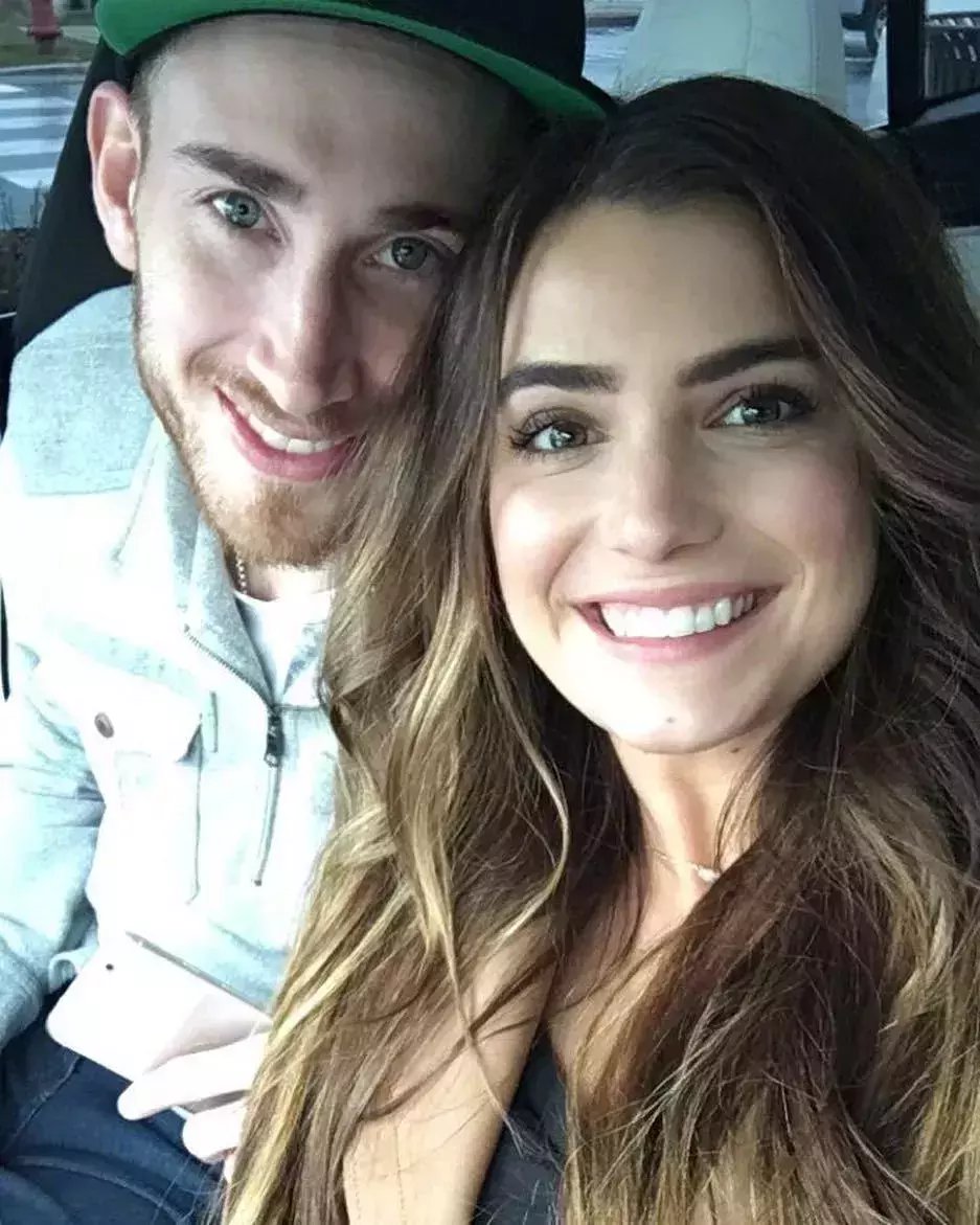 海沃德作为nba里的最强白人球员之一,不仅实力能打,还拥有一副帅气