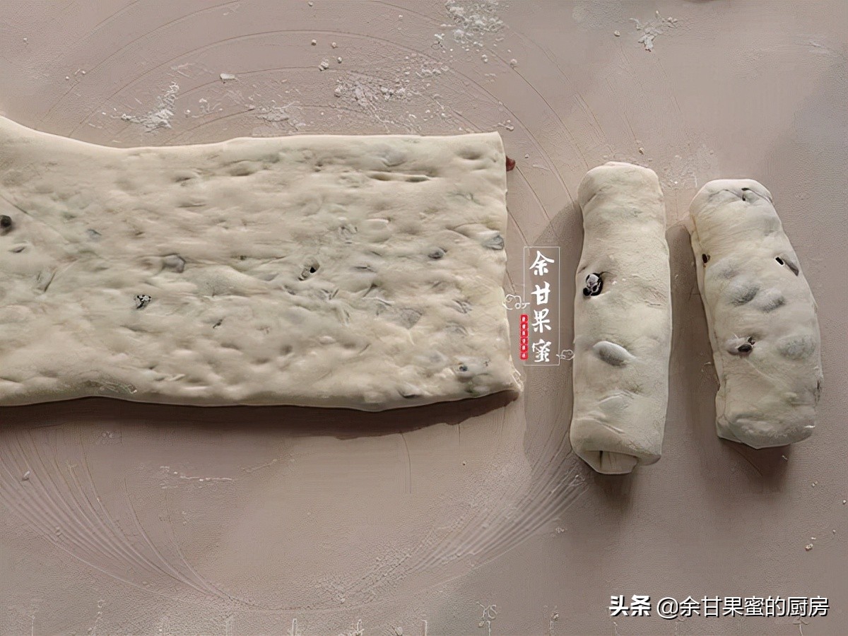 天冷了，用这方法制作发面团，加点红豆同蒸，早餐面食轻松上桌