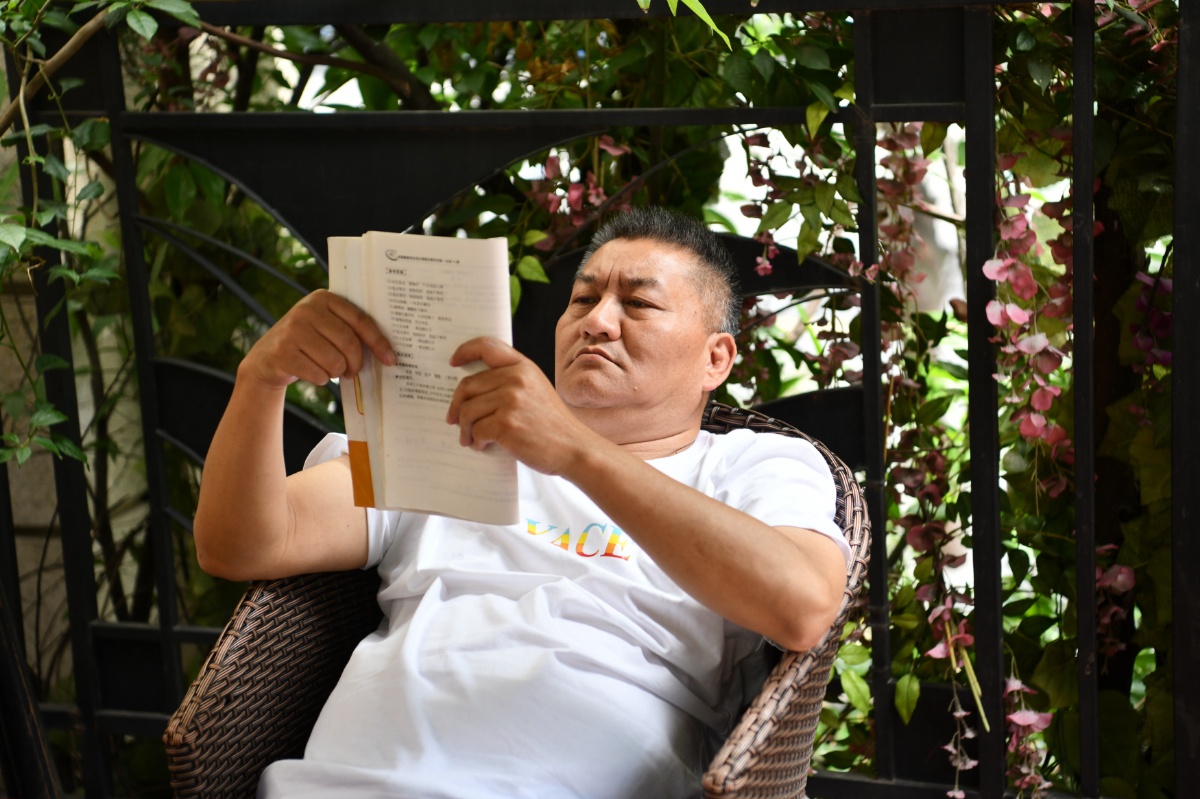 还记得54岁的考生梁实吗？他的高考成绩出来了，考上川大了吗？