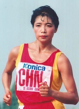 刘翔2004夺冠(刘翔夺冠的2004年雅典奥运会是黄种人田径的最高峰，至今无法超越)
