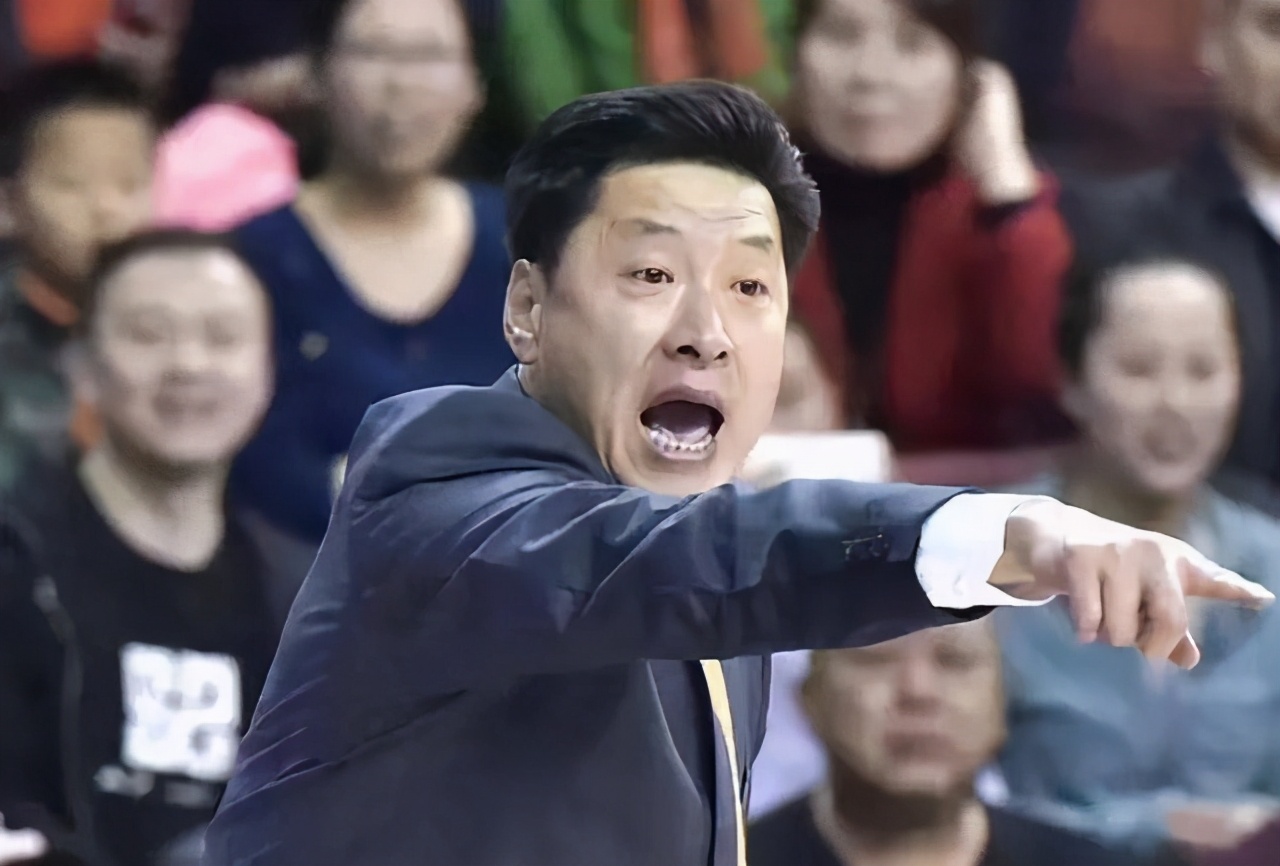 為什么cba教練罵人（CBA賽場邊上“罵聲”一片！主教練的另類文化，真的好嗎？）