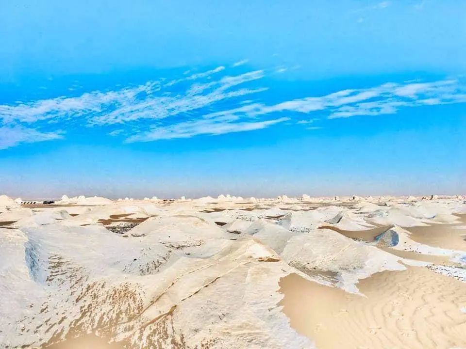这里被誉为"不属于地球上的风景",这里就是埃及的黑白沙漠