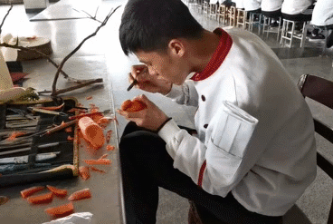 从“挑战清北”的山东蓝翔技校看，中国制造业需要向德国学习什么