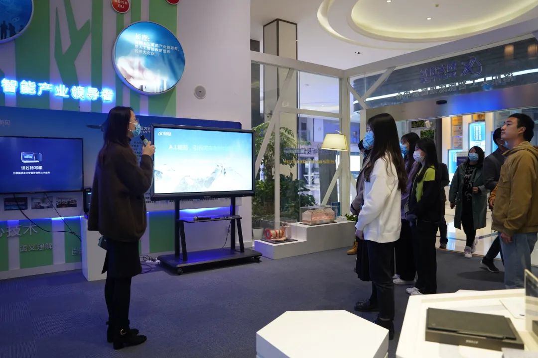 【青年看洛阳】青年代表为科技创新“尖兵”点赞