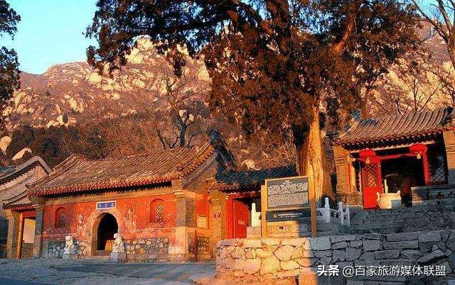 你以为龙泉寺只是一个寺庙？为何被坊间冠名为“科研最强寺”？