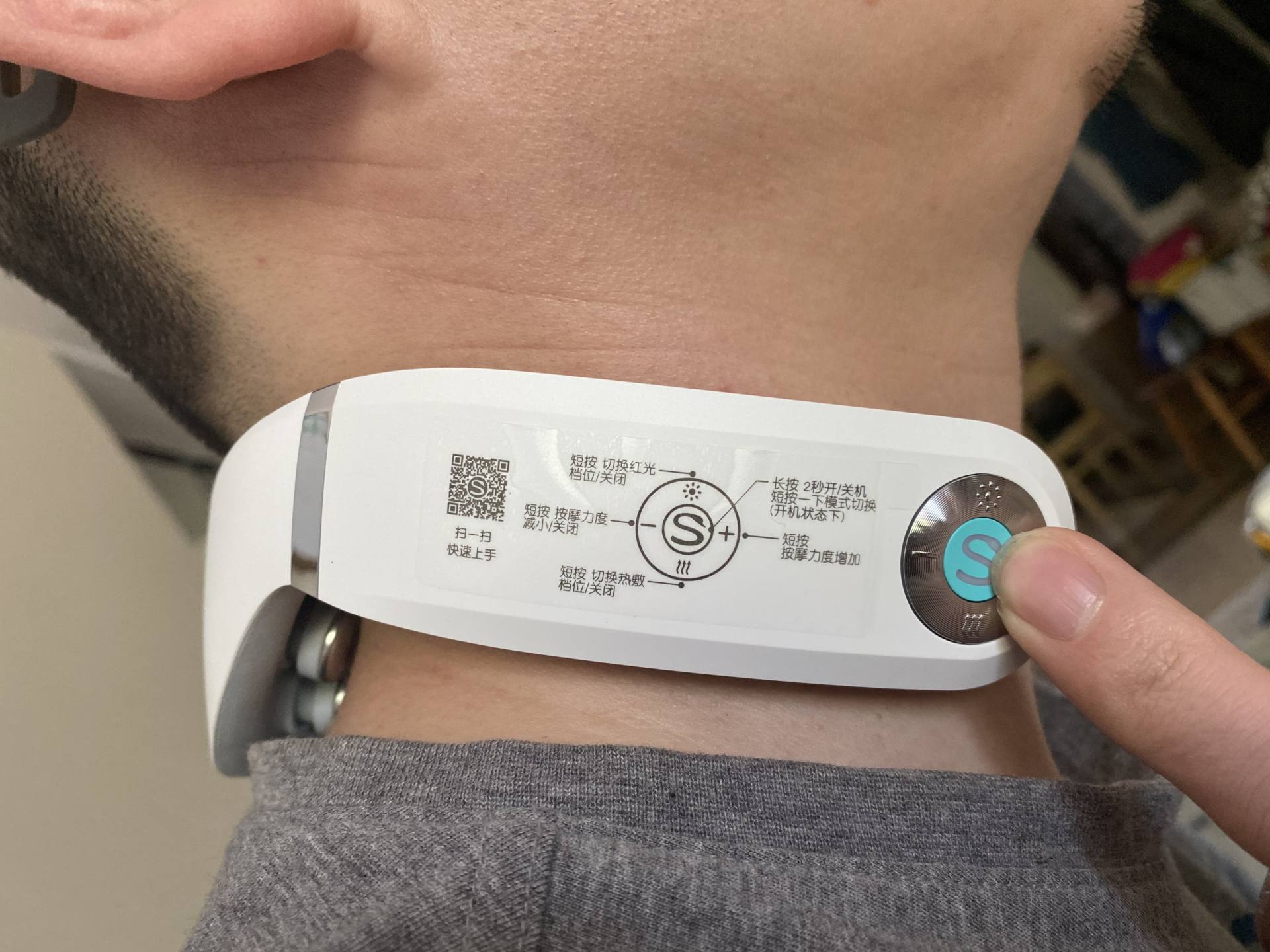 生活扼住了我的喉咙，我却让它按摩一下颈椎！热门颈部按摩仪横评
