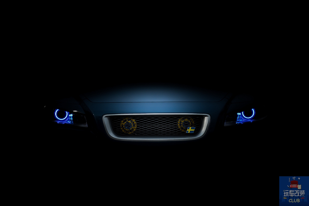 一辆“彻头彻尾”改装的沃尔沃VOLVO S40