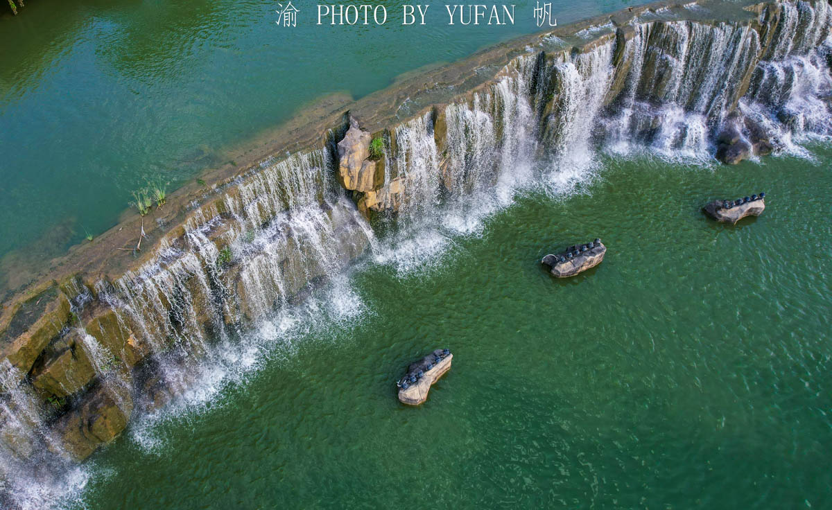 广东发现中国最宽的城市瀑布，宽达228米，将来或成打卡圣地
