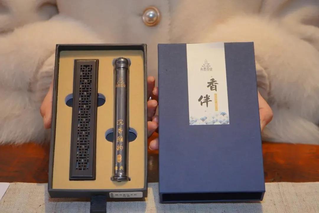 香香石燕湖，觅一方心灵净土，燃一炉香，清一世心