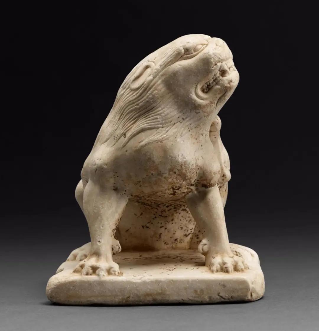 石狮子想必人人都见过,在古代,一些高门大户人家的门口经常立着两个