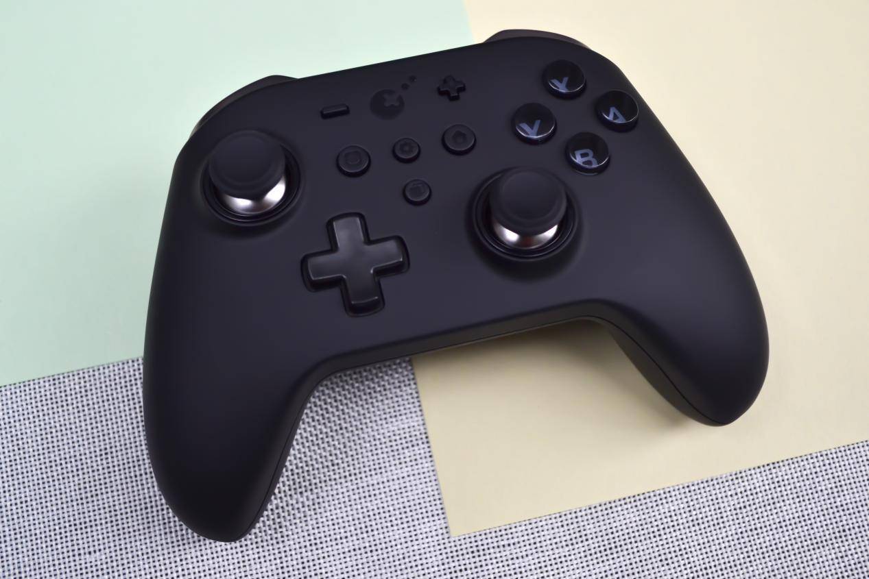 谷粒GuliKit金刚PRO手柄试玩——百变战术任你逍遥