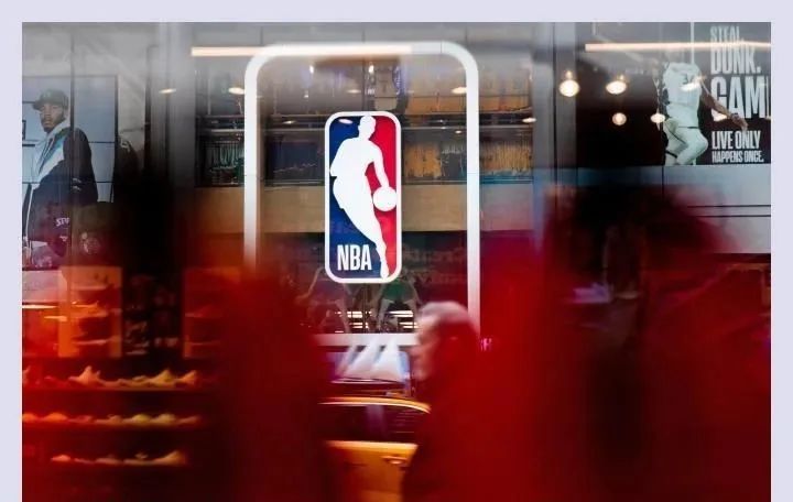 nba暂停时场内为什么站人(一个四人神秘小组，就能推动NBA全盘重启工作？)