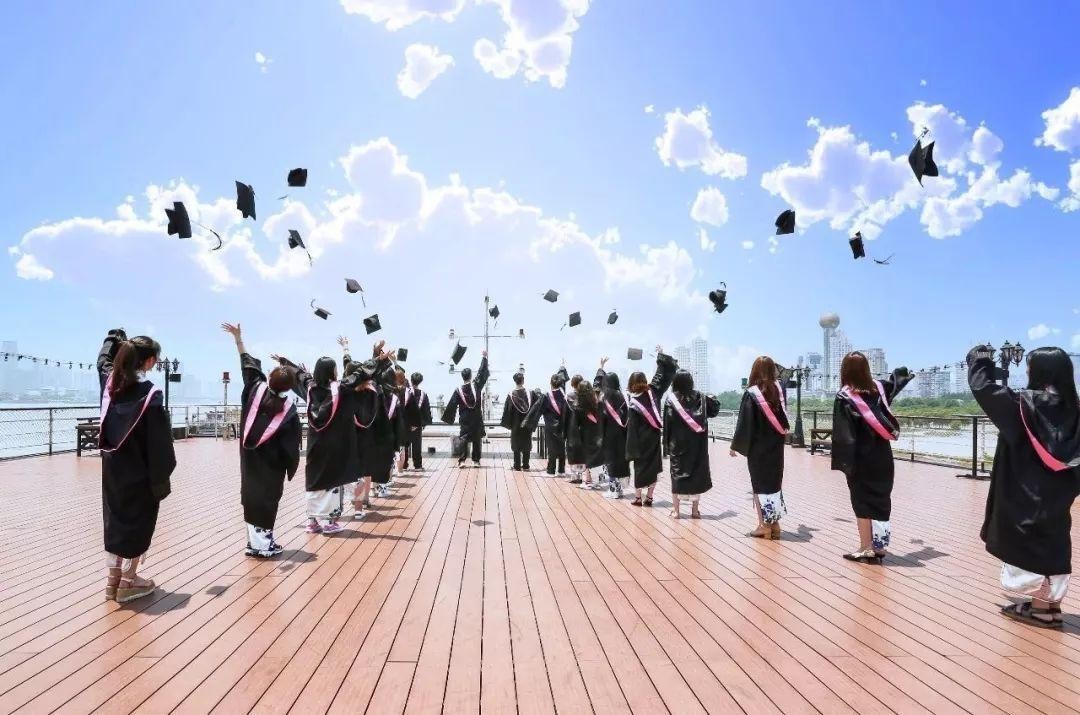 高考分数出炉，考生、家长、老师的反应，承包了我全部的感动