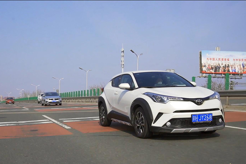 丰田C-HR深度评测：后排空间一般，想赢得中国市场凭什么？