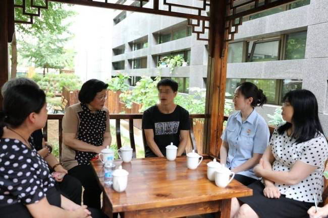 高考状元抢银行被判10年，出狱后又考入西安交大，他经历了什么？