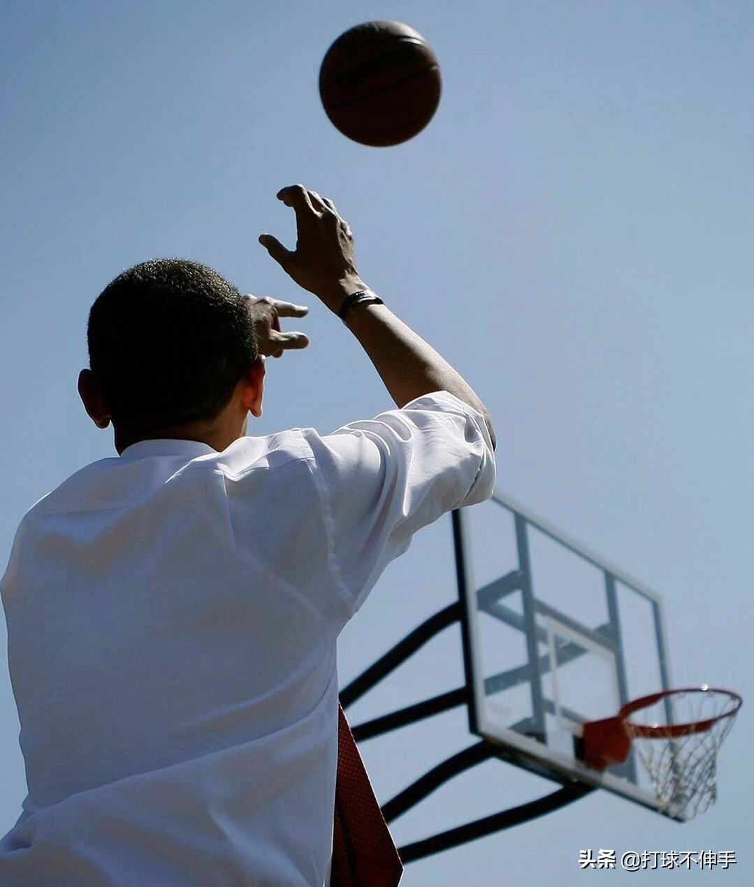 nba为什么欢迎奥巴马(奥巴马有多爱篮球？“每年接见冠军球队是我当总统的原因之一”)