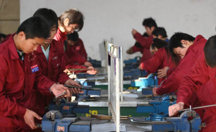 “高中生”和“职高生”有哪些区别？3年后差距明显，当心别选错